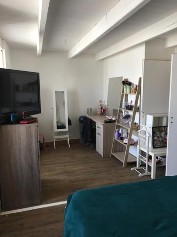 maison de village dans un cadre verdoyant