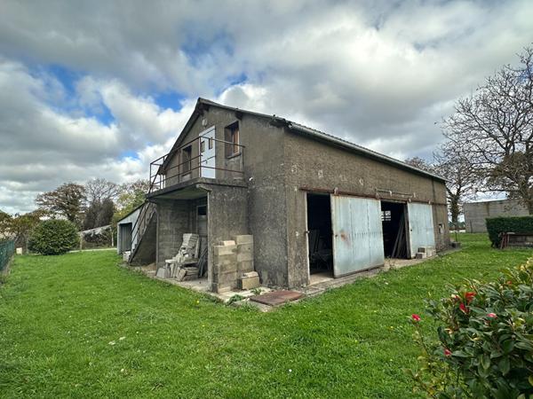 Garage sur terrain constructible, 1400 m² !