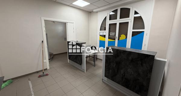 À vendre Local commercial 212.99 m² - Lens 62300