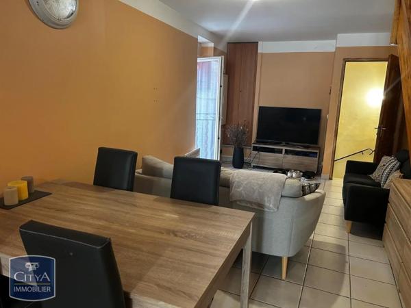 Maison à louer 3 pièces 67m² Montpeyroux (34150)