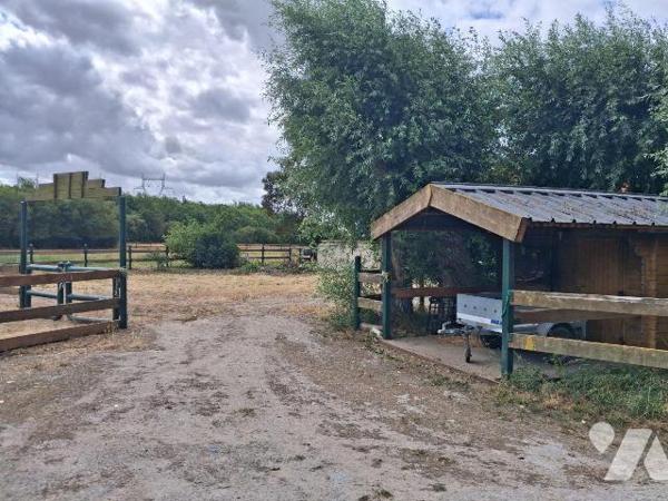 A VENDRE corps de ferme et hangar au coeur de Gravelines.
situé dans un environnement calme et...