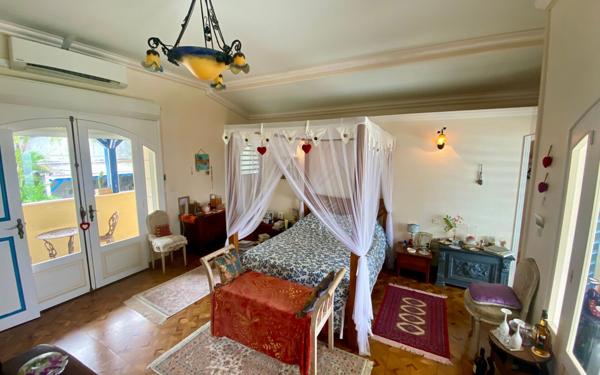 Maison à vendre    8 pièces •  Les Trois-Îlets