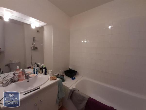 Appartement à louer 1 pièce 27.66m² Laval (53000)