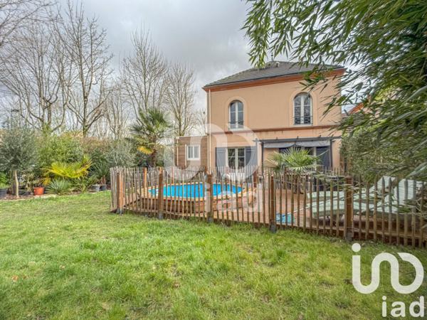 Maison 6 pièces de 101 m² à Bailly-Romainvilliers (77700)