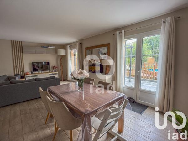 Maison 6 pièces de 101 m² à Bailly-Romainvilliers (77700)