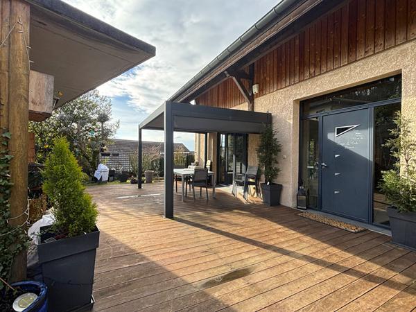 UNIQUE ! Charme et caractère au coeur d'un ancien corps de ferme rénové