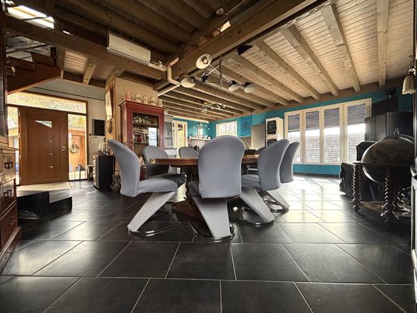 UNIQUE ! Charme et caractère au coeur d'un ancien corps de ferme rénové