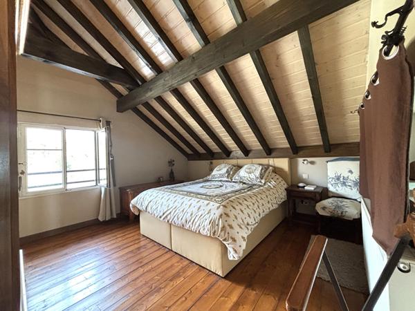 UNIQUE ! Charme et caractère au coeur d'un ancien corps de ferme rénové