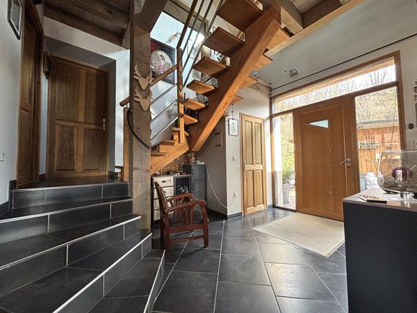 UNIQUE ! Charme et caractère au coeur d'un ancien corps de ferme rénové