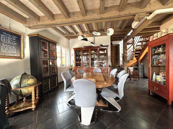 UNIQUE ! Charme et caractère au coeur d'un ancien corps de ferme rénové