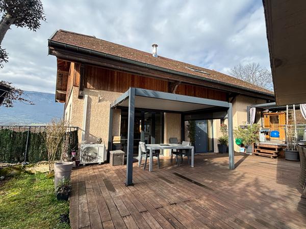 UNIQUE ! Charme et caractère au coeur d'un ancien corps de ferme rénové