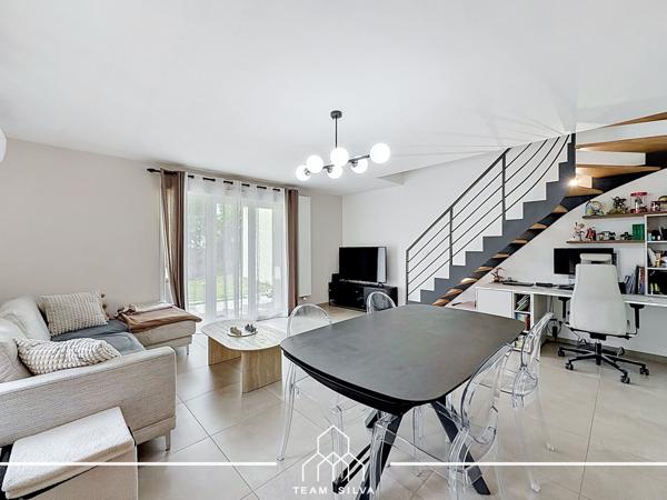 Maison
         4 pièces
        - 90 m² Exclusivité 329 900 € *