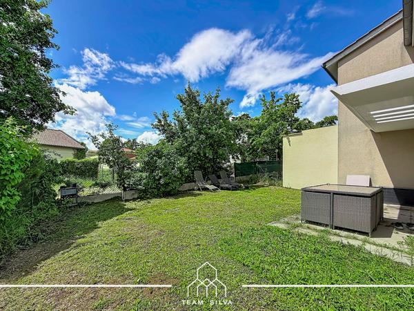Maison
         4 pièces
        - 90 m² Exclusivité 329 900 € *