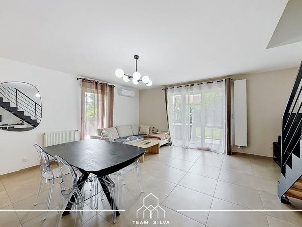 Maison
         4 pièces
        - 90 m² Exclusivité 329 900 € *