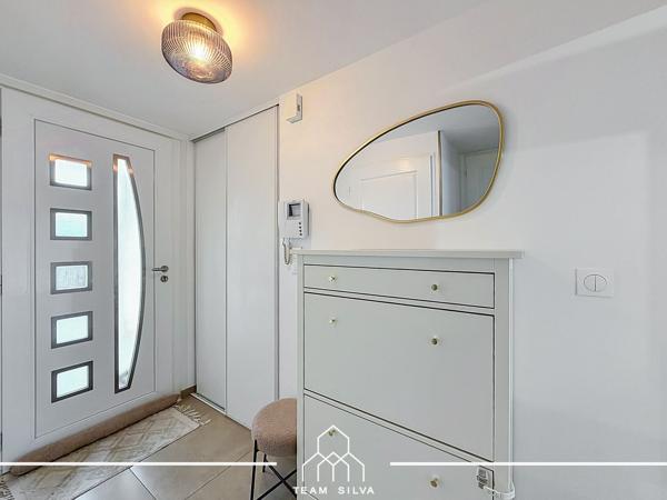Maison
         4 pièces
        - 90 m² Exclusivité 329 900 € *
