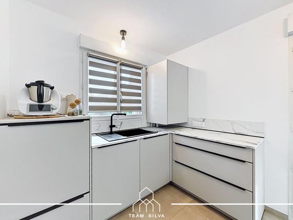 Maison
         4 pièces
        - 90 m² Exclusivité 329 900 € *