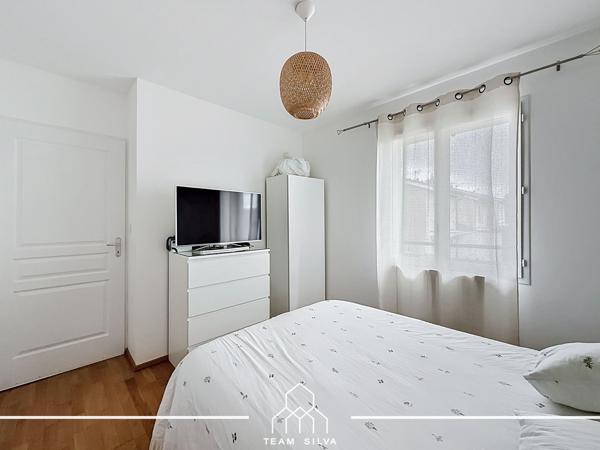 Maison
         4 pièces
        - 90 m² Exclusivité 329 900 € *