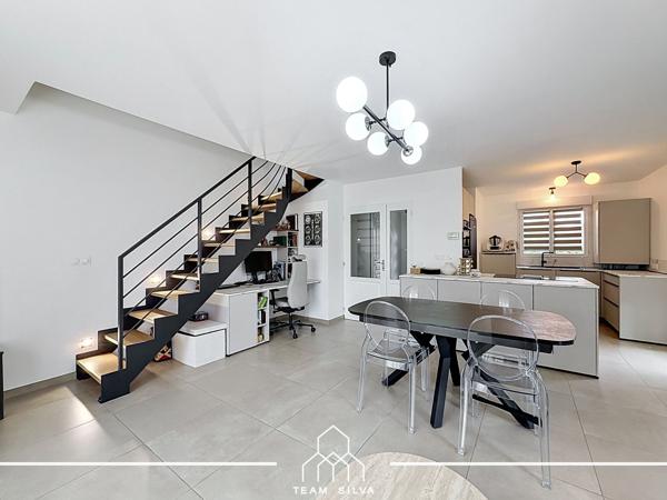 Maison
         4 pièces
        - 90 m² Exclusivité 329 900 € *