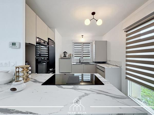 Maison
         4 pièces
        - 90 m² Exclusivité 329 900 € *