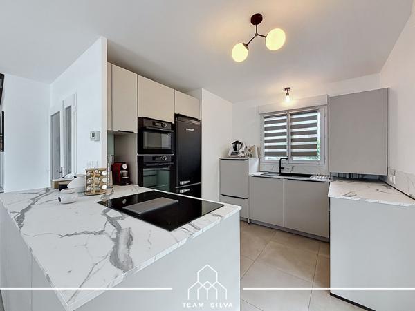 Maison
         4 pièces
        - 90 m² Exclusivité 329 900 € *