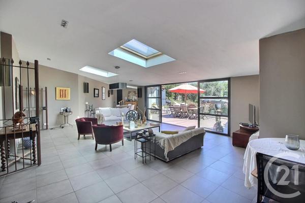 Maison à vendre  5 pièces - 248,39 m2 LE ROURET - 06