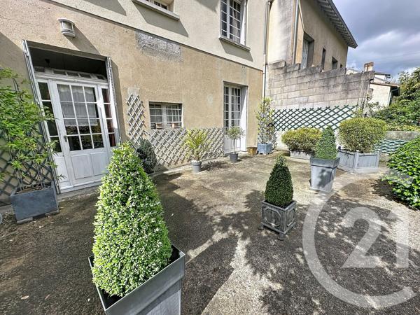 Maison à vendre  5 pièces - 132 m 2   PERIGUEUX  - 24