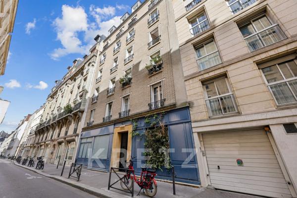 Paris 7 - Un pied-à-terre de caractère au cœur de la Rive Gauche