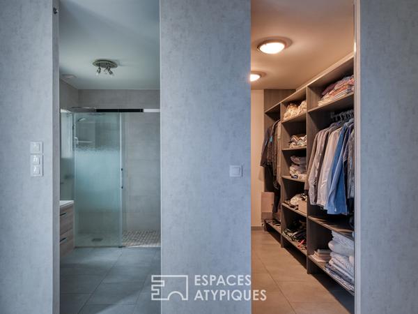 Maison contemporaine et jardin paysager