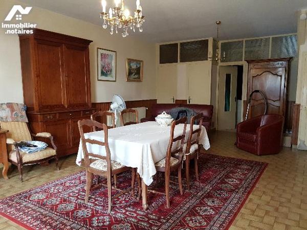 Maison de bourg avec garage et jardin