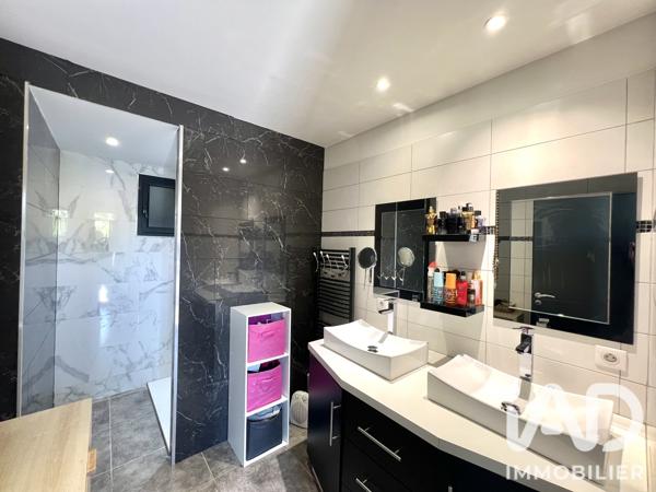 Maison à vendre 5 pièces 200 m² Bagnols-sur-Cèze