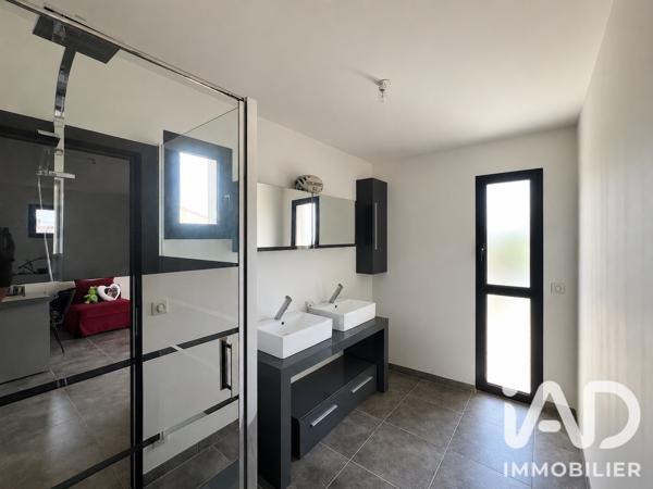 Maison à vendre 5 pièces 200 m² Bagnols-sur-Cèze