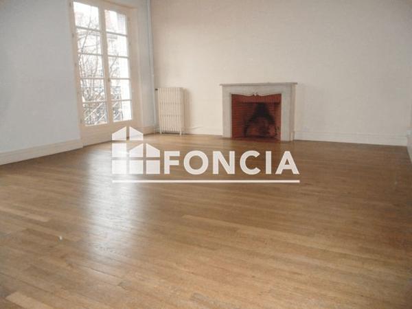 Location Appartement 5 pièces 120.6 m² - 10 PLACE DU VIEUX MARCHE Orleans 45000