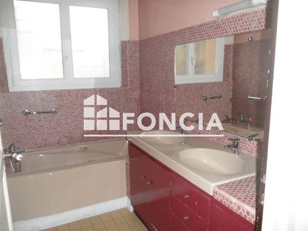 Location Appartement 5 pièces 120.6 m² - 10 PLACE DU VIEUX MARCHE Orleans 45000