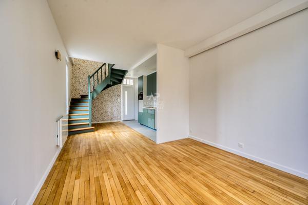 Appartement en duplex à Nanterre 2 pièce(s) 46.75 m2 299 000 € ** - Ref : 14884