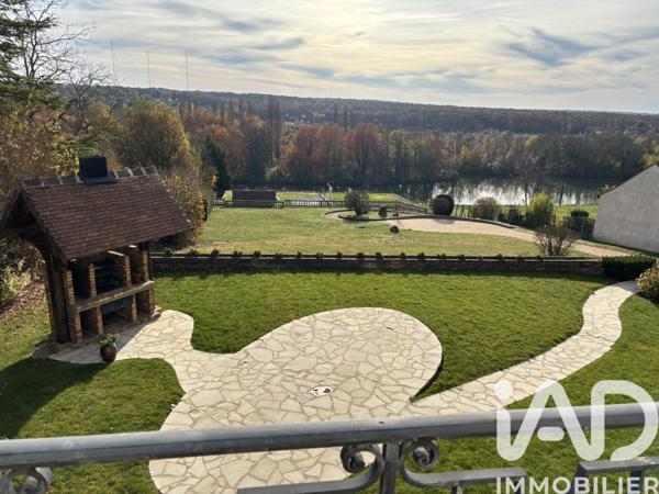 Maison à vendre 11 pièces 253 m² Saint-Fargeau-Ponthierry