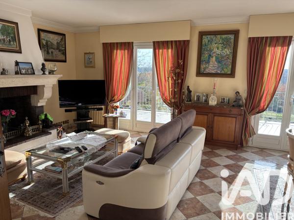 Maison à vendre 11 pièces 253 m² Saint-Fargeau-Ponthierry