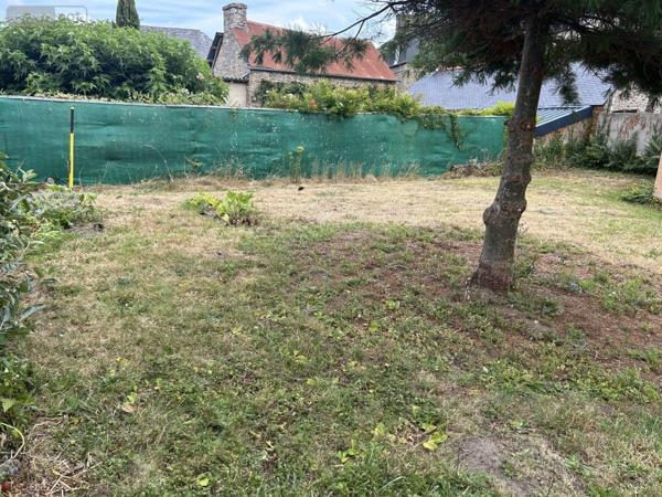 Immeuble à vendre à Guingamp dans les Côtes-d'Armor (22200), ref : 22064-1243