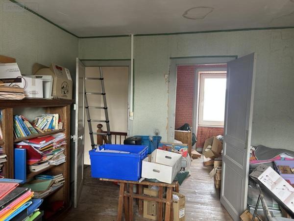 Immeuble à vendre à Guingamp dans les Côtes-d'Armor (22200), ref : 22064-1243