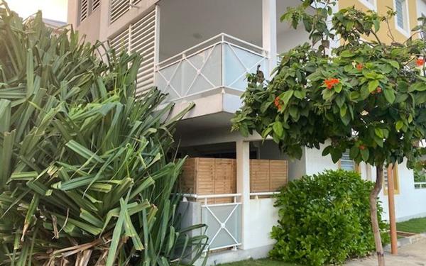 Appartement à louer    2 pièces •  Le Moule