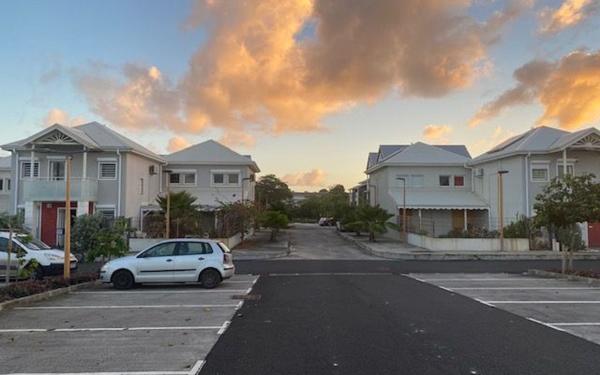 Appartement à louer    2 pièces •  Le Moule