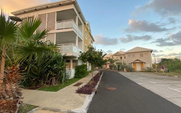 Appartement à louer    2 pièces •  Le Moule