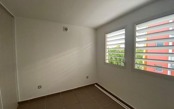 Appartement à louer    2 pièces •  Le Moule