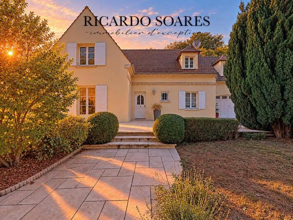 60700 PONT-SAINTE-MAXENCE - MAISON FAMILIALE 195 m² AU SOL / 4/5 CHAMBRES / PISCINE / DÉPENDANCE 50 m² / TERRAIN 1876 m²