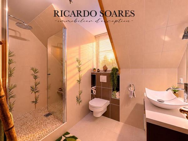 60700 PONT-SAINTE-MAXENCE - MAISON FAMILIALE 195 m² AU SOL / 4/5 CHAMBRES / PISCINE / DÉPENDANCE 50 m² / TERRAIN 1876 m²