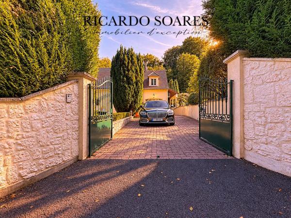 60700 PONT-SAINTE-MAXENCE - MAISON FAMILIALE 195 m² AU SOL / 4/5 CHAMBRES / PISCINE / DÉPENDANCE 50 m² / TERRAIN 1876 m²