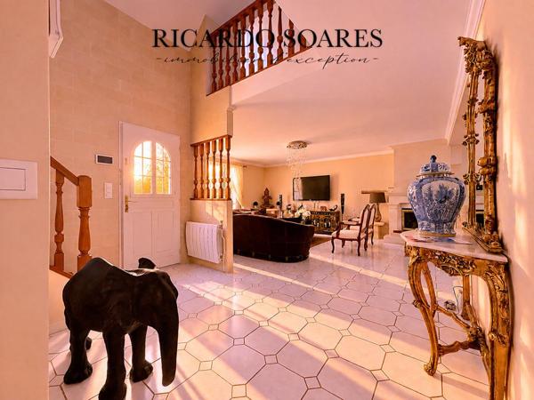 60700 PONT-SAINTE-MAXENCE - MAISON FAMILIALE 195 m² AU SOL / 4/5 CHAMBRES / PISCINE / DÉPENDANCE 50 m² / TERRAIN 1876 m²