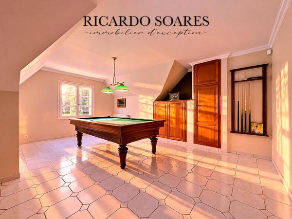 60700 PONT-SAINTE-MAXENCE - MAISON FAMILIALE 195 m² AU SOL / 4/5 CHAMBRES / PISCINE / DÉPENDANCE 50 m² / TERRAIN 1876 m²