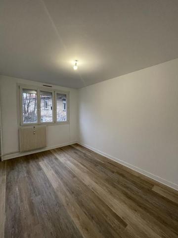 REF 12137 - RESIDENCE LE CHAMPAGNE - F3 AU 2EME ETAGE