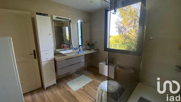 Domaine 5 pièces de 180 m² à Allouis (18500)