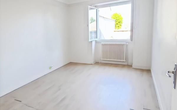 Maison à vendre    7 pièces •  Toury